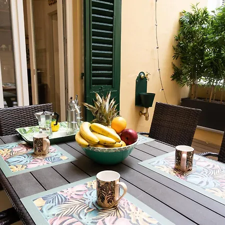 公寓 Florentine Jungle Large Terrace Near The Station